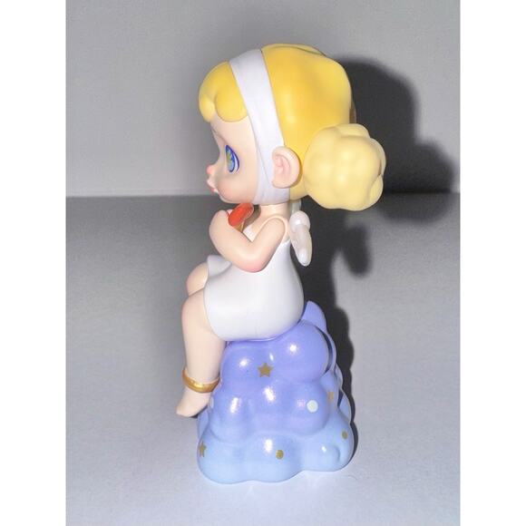 Toycity Laura The Werewolves Tea Party blind mini figure - The Angel - Picture 4 of 5